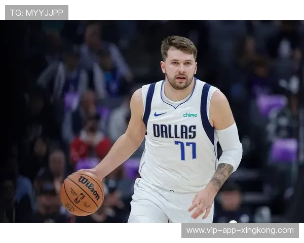 东契奇妙传造空位三分，独行侠打出漂亮配合