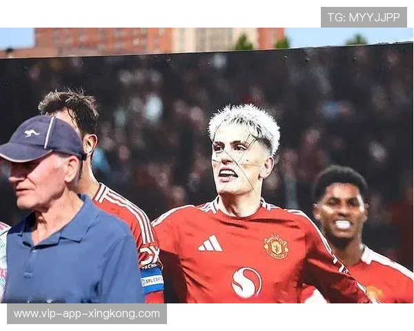 曼联快速推进致对手混乱，加纳乔抽射被封