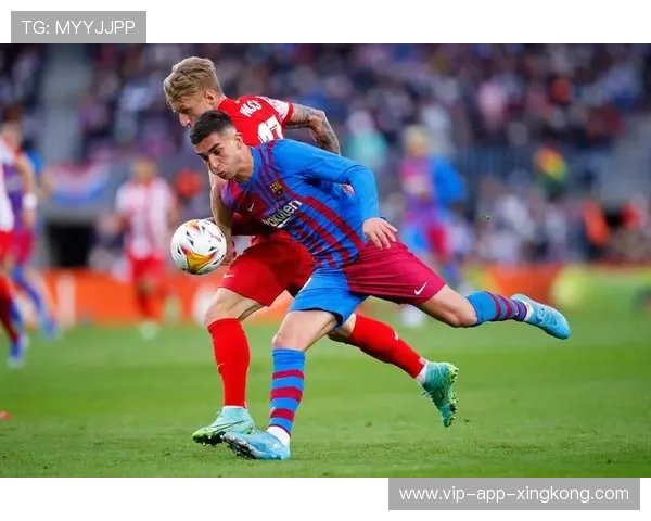 费兰托雷斯快速插上接应传球,巴萨多点启动威力惊人 费兰托雷斯快速插上接应传球,巴萨多点启动威力惊人